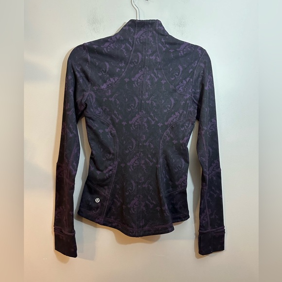 Lululemon Forme Jacket II *Textured Beautiful Baroque Deep Zinfandel Size 2 - Picture 4 of 10